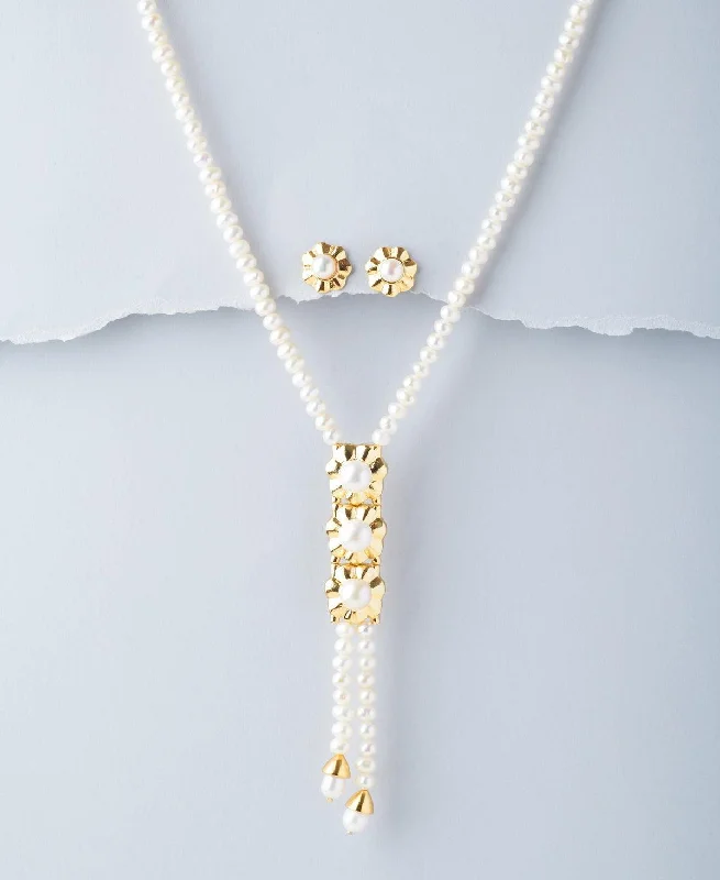 Loop knot necklaces-Floral Pearl Necklace Set