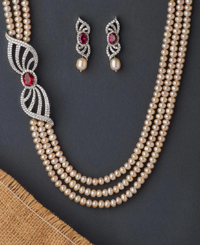 Daisy flower necklaces-Ravishing Pearl Necklace Set