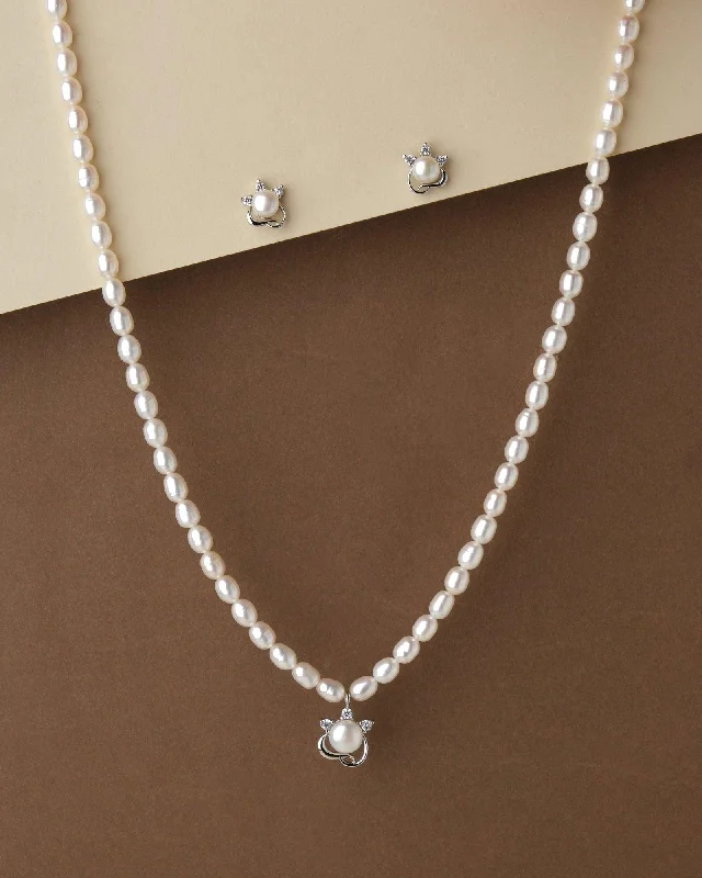 Full moon necklaces-Pretty Pearl Necklace Set