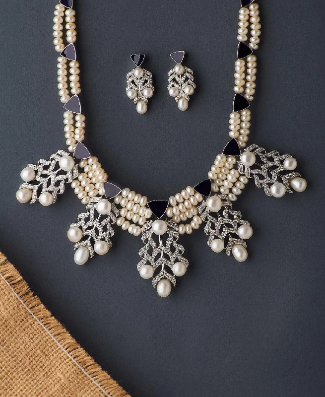 Bead weave necklaces-Gorgeous Stone Studded Pearl Necklace Set