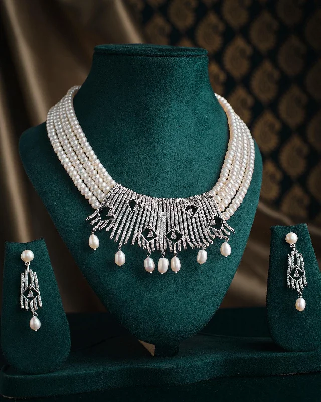 Elite diamond necklaces-Rang Tarangini Pearl Necklace Set