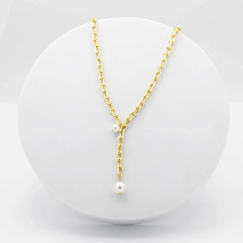 Smooth pendant necklaces-Dangle Pearl Necklace B2