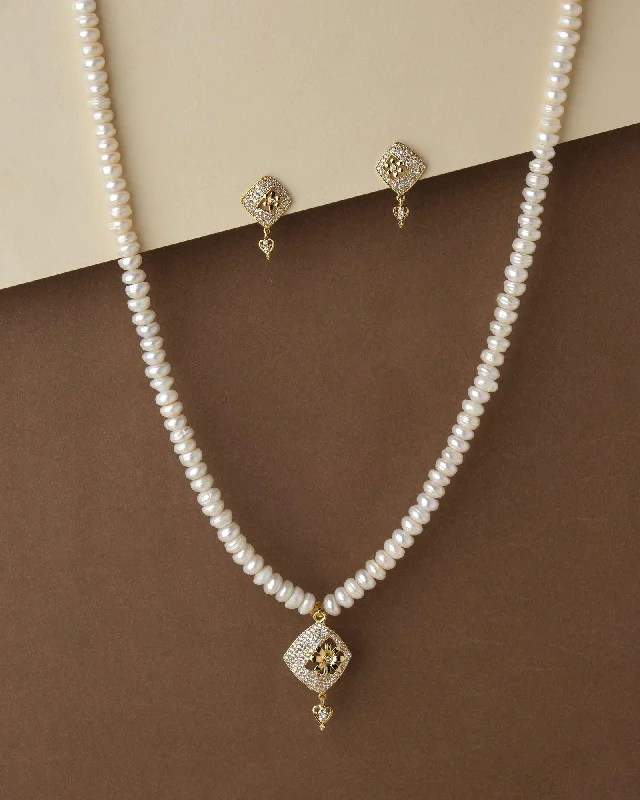 Playful bead necklaces-Pretty Pearl Necklace Set