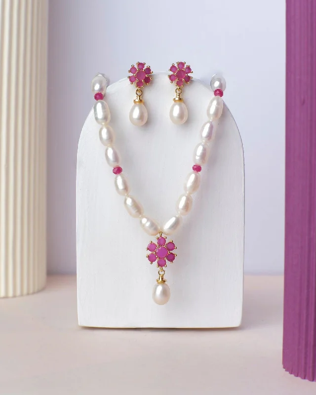 Sleek bar necklaces-Floral 1 Line Necklace Set