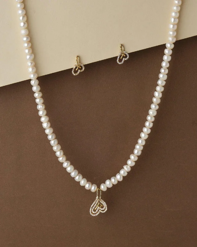 Mesh choker necklaces-Pretty Pearl Necklace Set