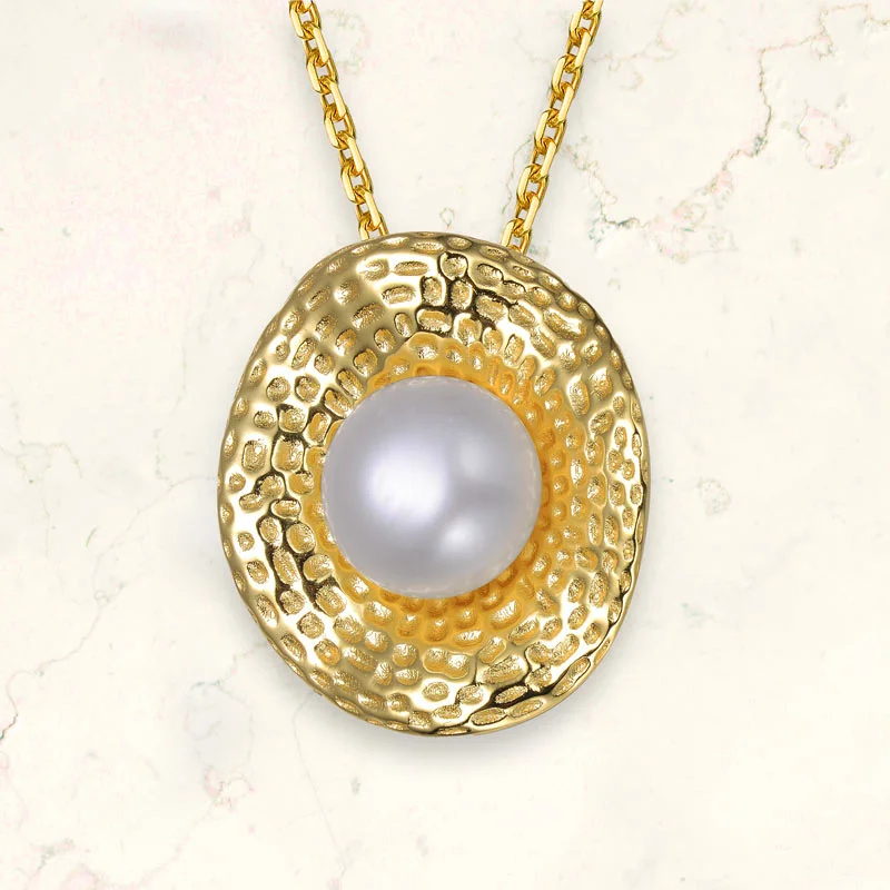 Flexible thread necklaces-Delphine Pearl Boho Golden Pendant Necklace