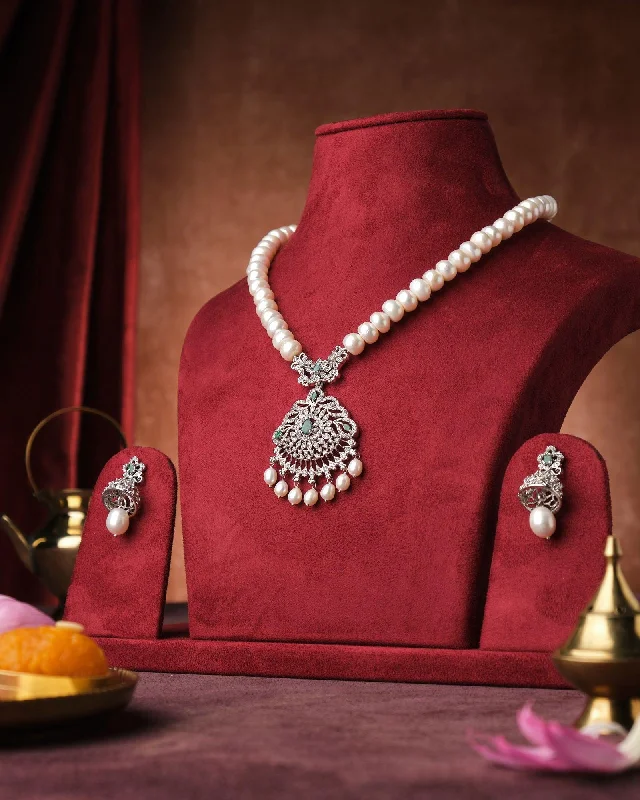 Sharp-line necklaces-Meghraa CZ Pendant Pearl Necklace Set