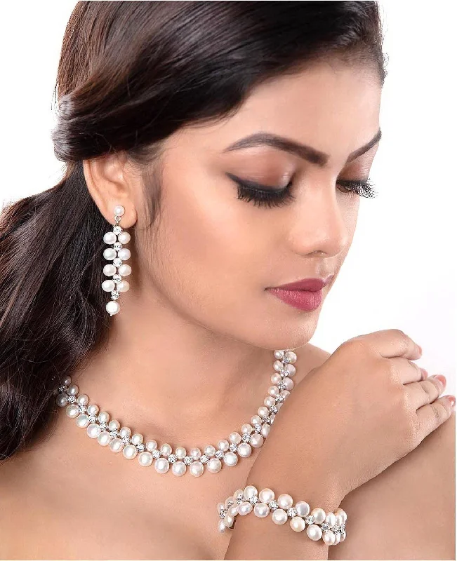 Cotton braid necklaces-Ravishing Pearl Necklace Set