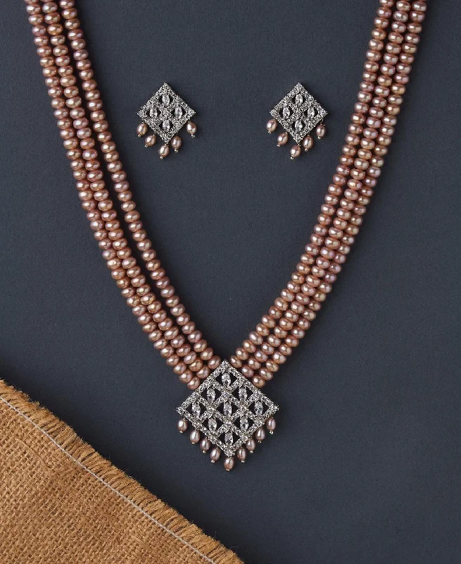 Radiant pearl necklaces-Gorgeous Stone Studded Pearl Necklace Set