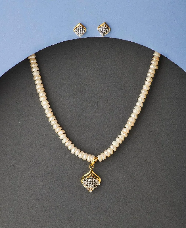 Bold gem necklaces-Pretty Stone Studded Pearl Necklace Set