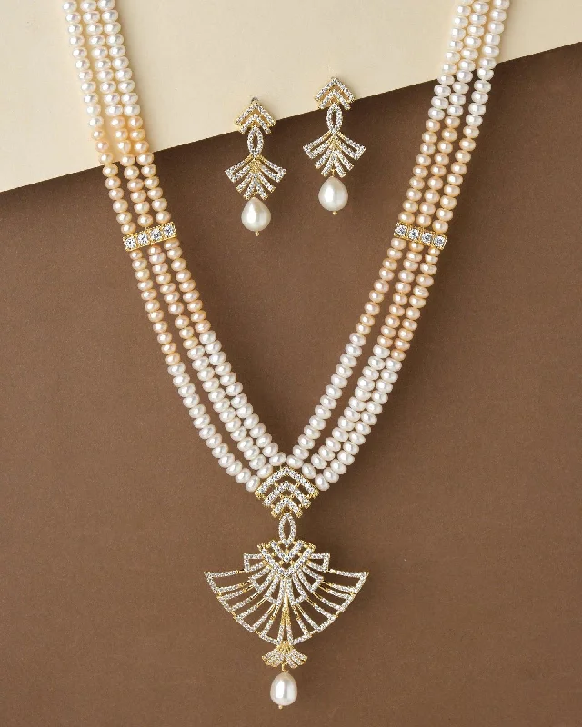 Light wood necklaces-Ravishing Pearl Necklace Set