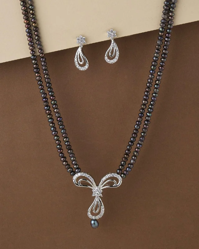 Radiant pearl necklaces-Friends Of Bride Black Pearl Necklace Set