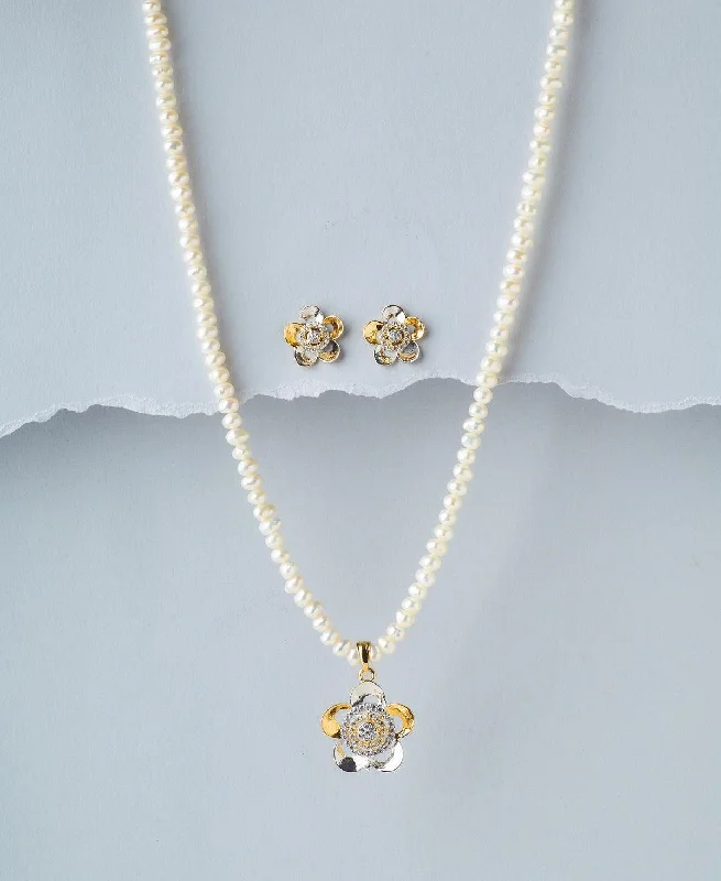 Surf wave necklaces-Floral Real Pearl Necklace Set