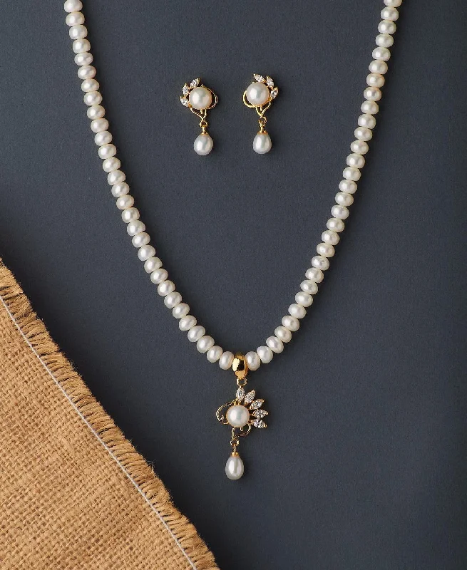 Alloy metal necklaces-Pretty Real Pearl Necklace Set