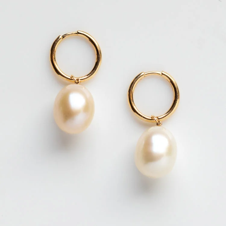 Onyx drop earrings-Solid Gold Elegant Pearl Charm Huggies