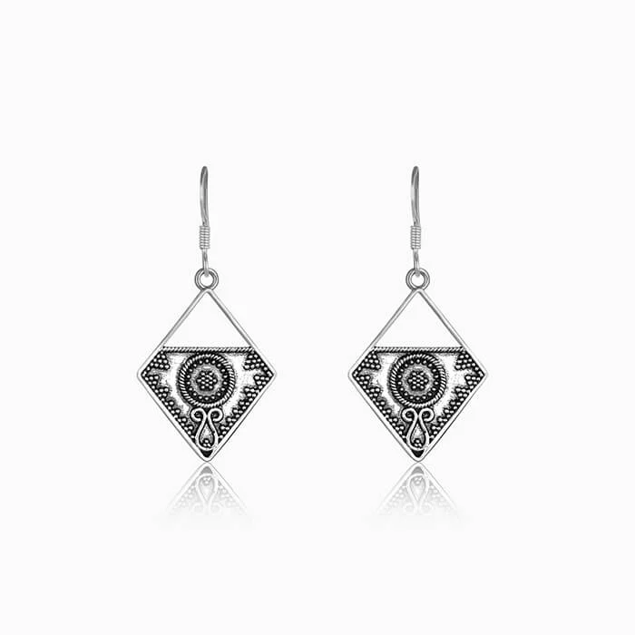 Bright stud earrings-Oxidised Silver Precious Dangler Earrings